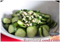 Фото приготовления рецепта: Остренький салат из огурцов за час - шаг №3