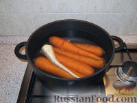 Фото приготовления рецепта: Салат из моркови с грибами - шаг №2